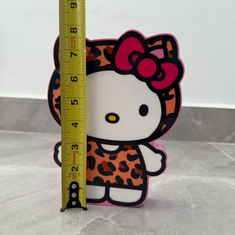 Hello Kitty Sanrio Leopard Wooden Lacquer Figure Wall Hanging Table Home Decor